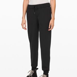 Lululemon On The Fly Jogger